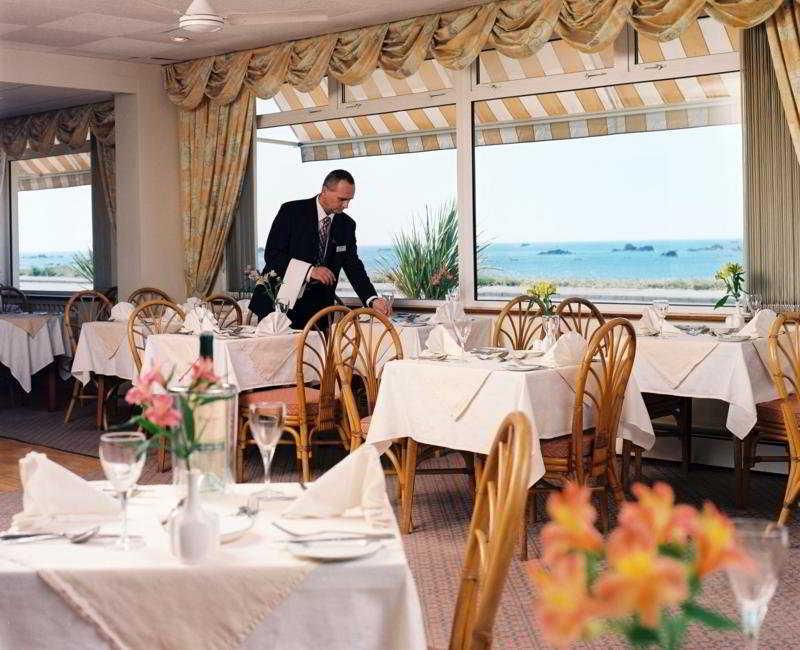 The Samares Coast Hotel & Apartments Ст. Хейлир Джерси Ресторан фото